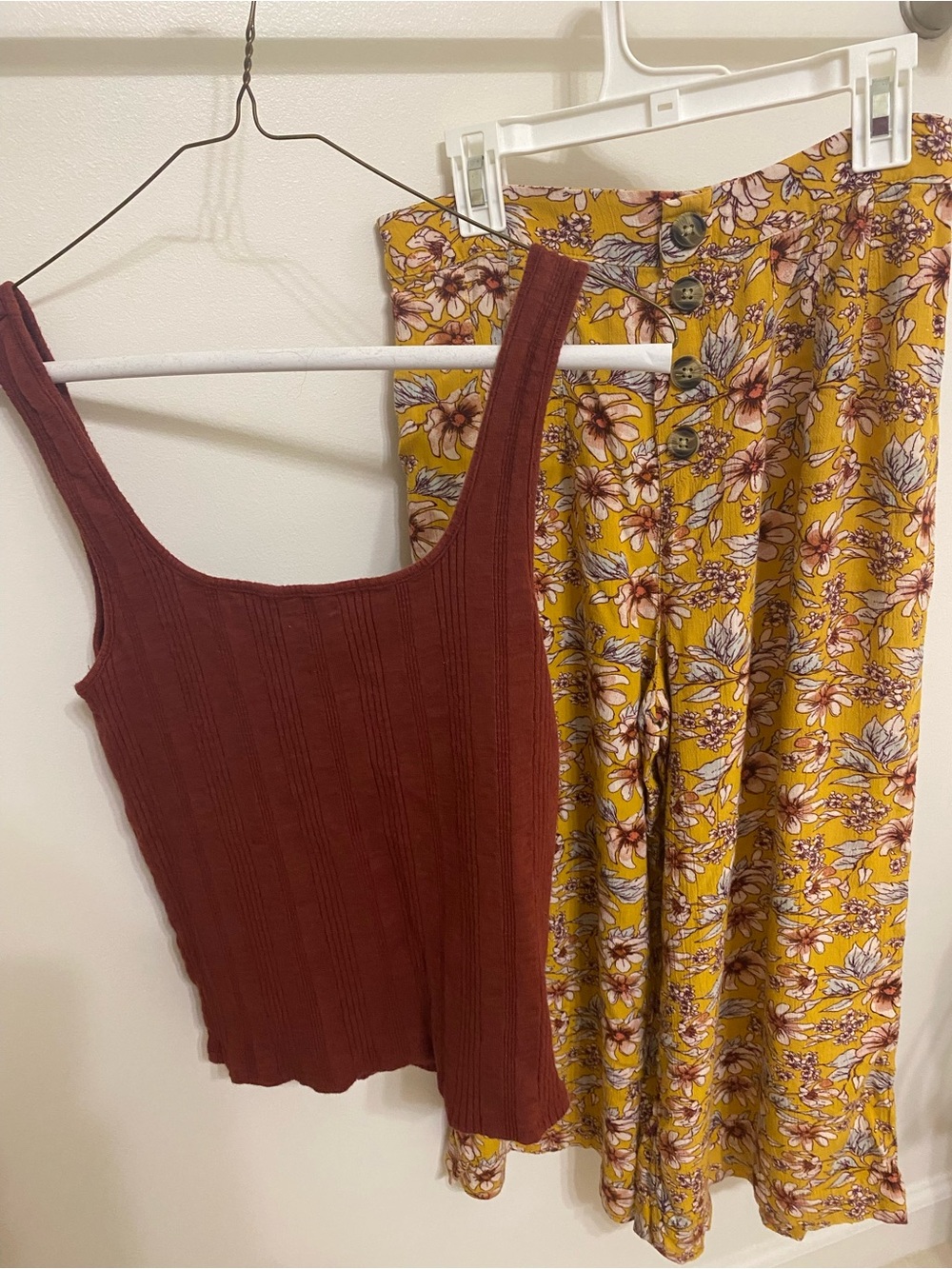 American Eagle Outfitters Rust Ribbed Tank with Mustard Floral Pants